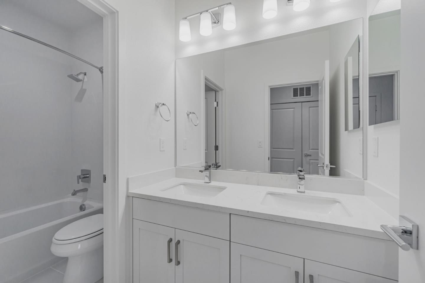 Detail Gallery Image 27 of 31 For 194 Oak Cir, Walnut Creek,  CA 94597 - 4 Beds | 3 Baths