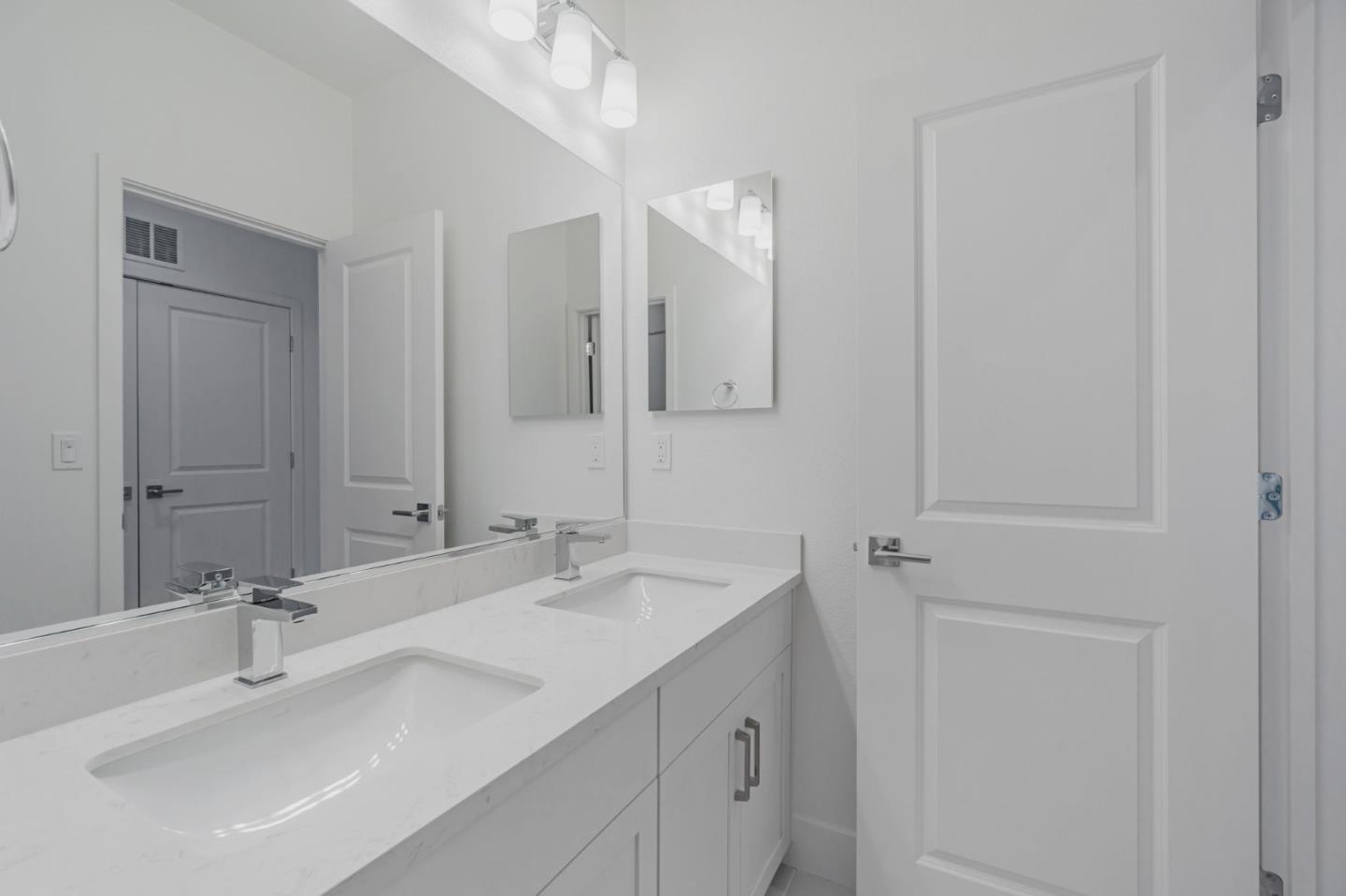 Detail Gallery Image 28 of 31 For 194 Oak Cir, Walnut Creek,  CA 94597 - 4 Beds | 3 Baths