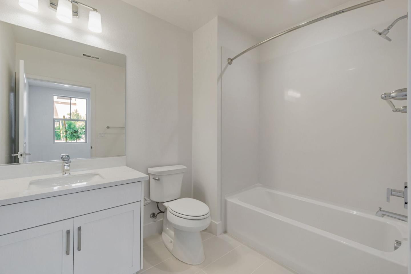 Detail Gallery Image 6 of 31 For 194 Oak Cir, Walnut Creek,  CA 94597 - 4 Beds | 3 Baths