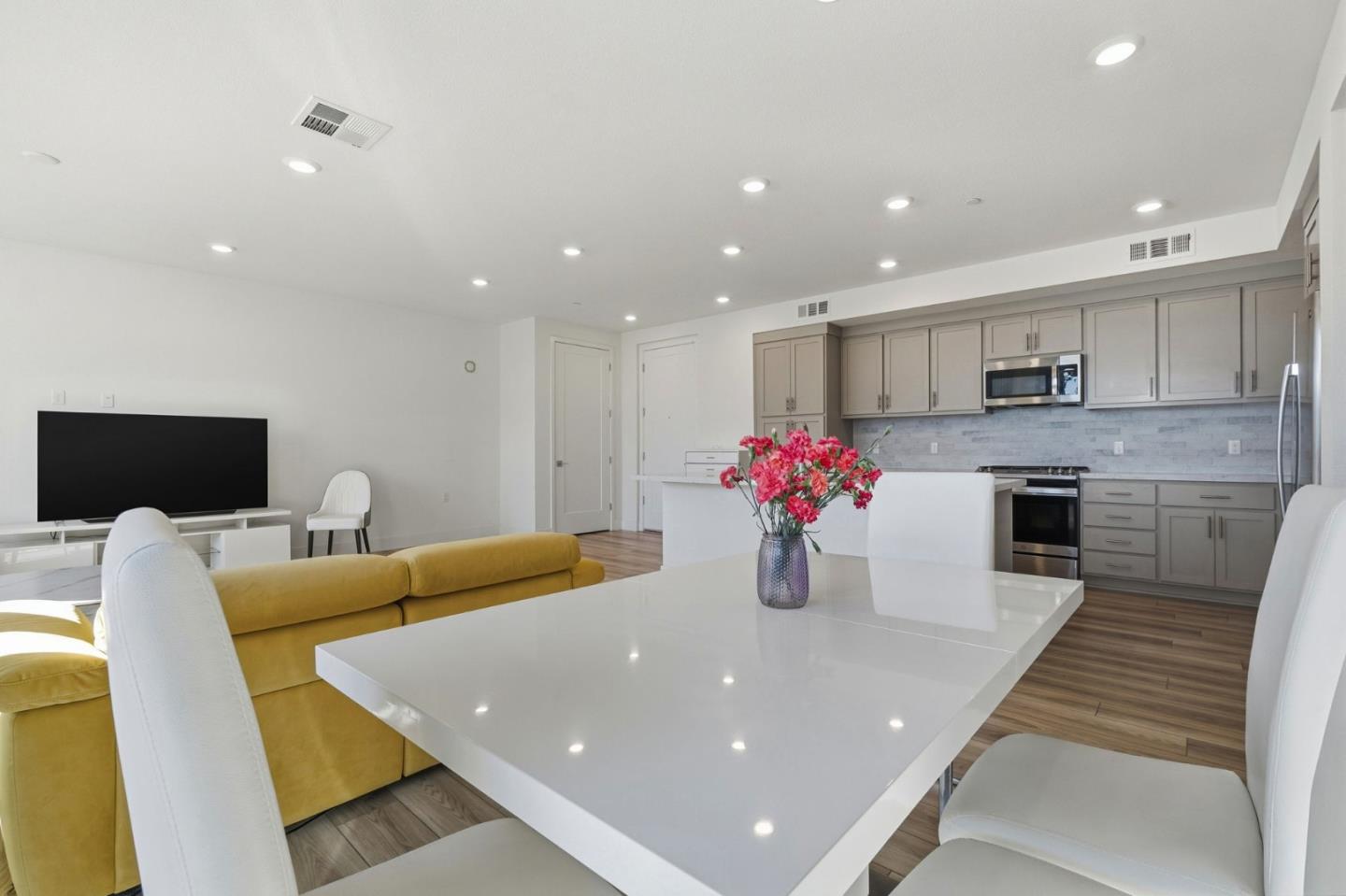 Detail Gallery Image 11 of 45 For 3690 Innovation Way #402,  Fremont,  CA 94538 - 3 Beds | 2 Baths