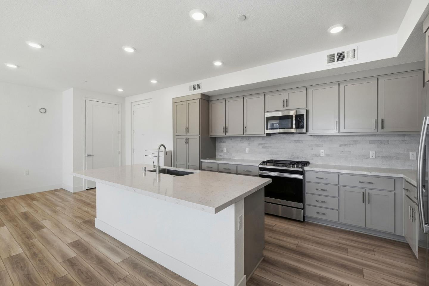 Detail Gallery Image 9 of 45 For 3690 Innovation Way #402,  Fremont,  CA 94538 - 3 Beds | 2 Baths