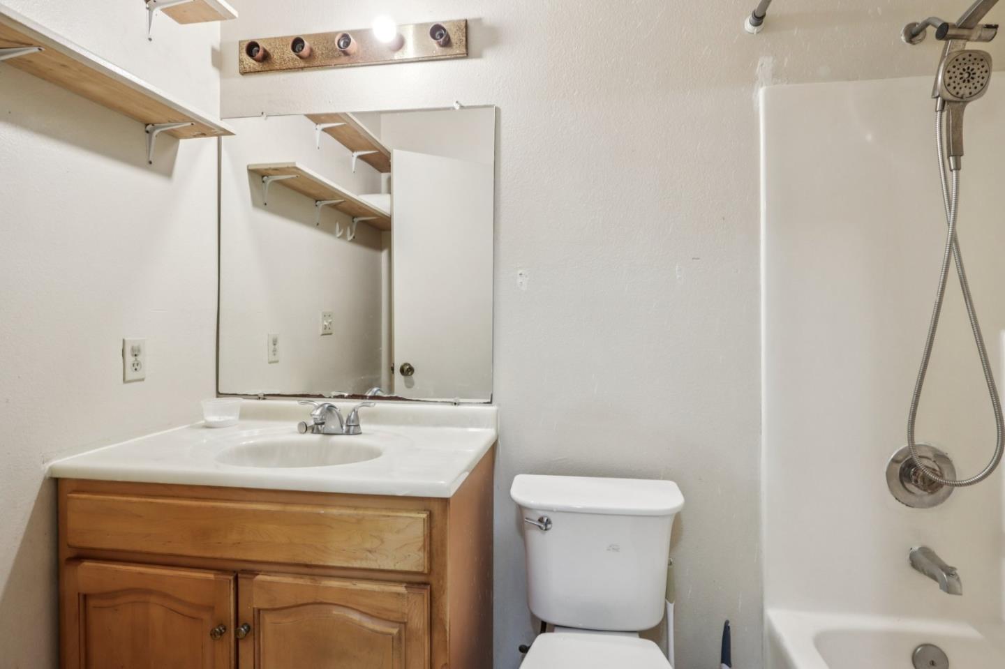 Detail Gallery Image 12 of 21 For 146 Damsen Dr, San Jose,  CA 95116 - 2 Beds | 2 Baths