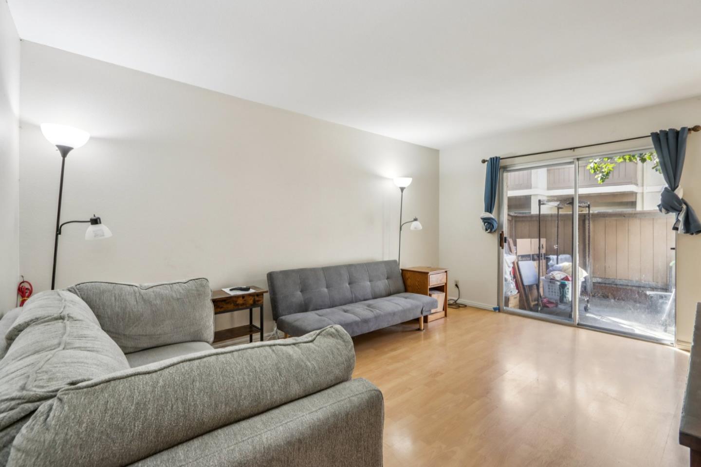 Detail Gallery Image 4 of 21 For 146 Damsen Dr, San Jose,  CA 95116 - 2 Beds | 2 Baths