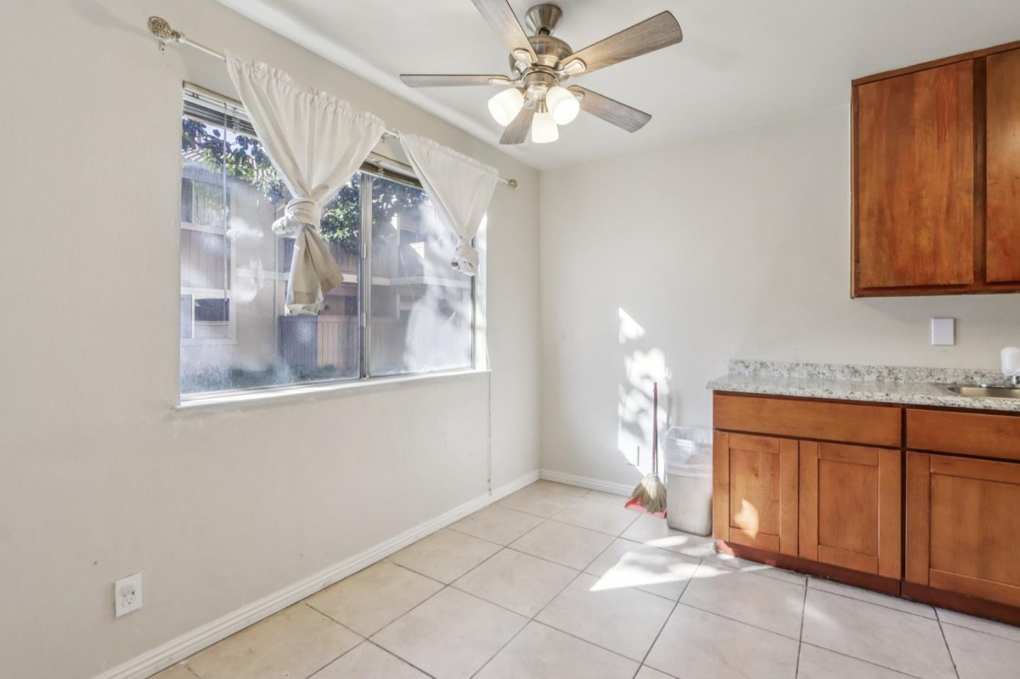 Detail Gallery Image 9 of 21 For 146 Damsen Dr, San Jose,  CA 95116 - 2 Beds | 2 Baths