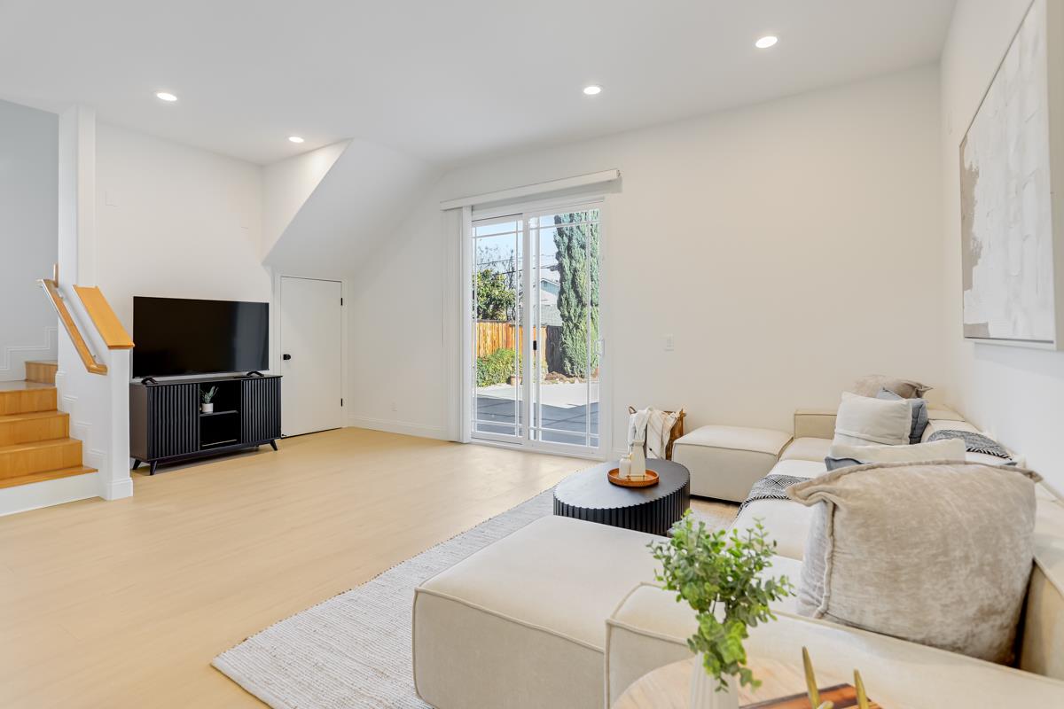 Detail Gallery Image 26 of 40 For 1068 Johnson Ave, San Jose,  CA 95129 - 4 Beds | 3 Baths