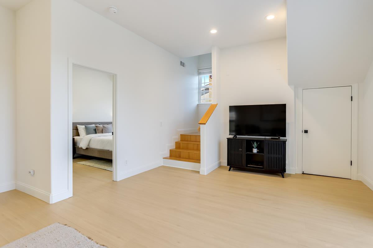 Detail Gallery Image 28 of 40 For 1068 Johnson Ave, San Jose,  CA 95129 - 4 Beds | 3 Baths