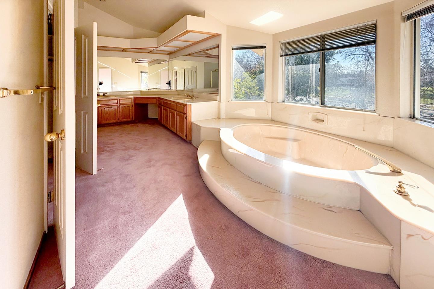 Detail Gallery Image 10 of 12 For 931 Galindo Ct, Milpitas,  CA 95035 - 4 Beds | 3 Baths