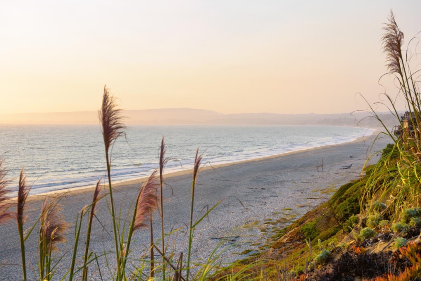 Detail Gallery Image 4 of 113 For 112 Holiday Dr, La Selva Beach,  CA 95076 - – Beds | – Baths