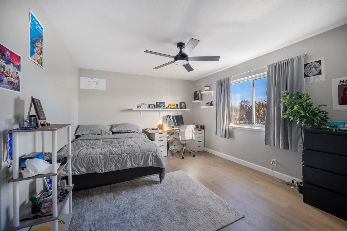 Detail Gallery Image 13 of 38 For 15605 La Mar Dr, Morgan Hill,  CA 95037 - 5 Beds | 2/1 Baths