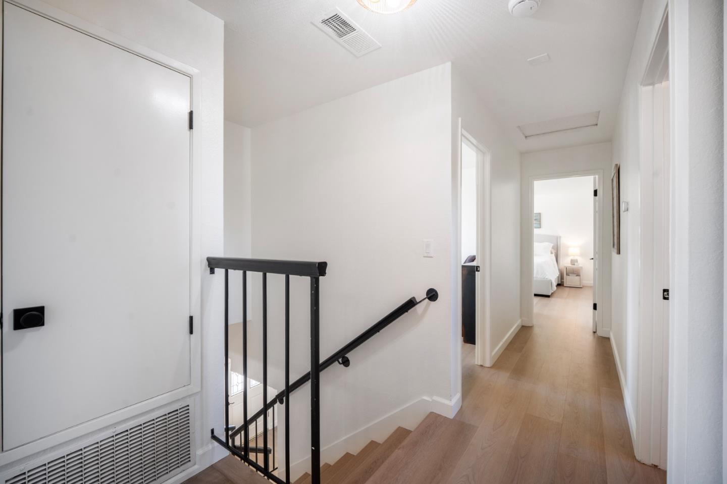 Detail Gallery Image 15 of 38 For 15605 La Mar Dr, Morgan Hill,  CA 95037 - 5 Beds | 2/1 Baths