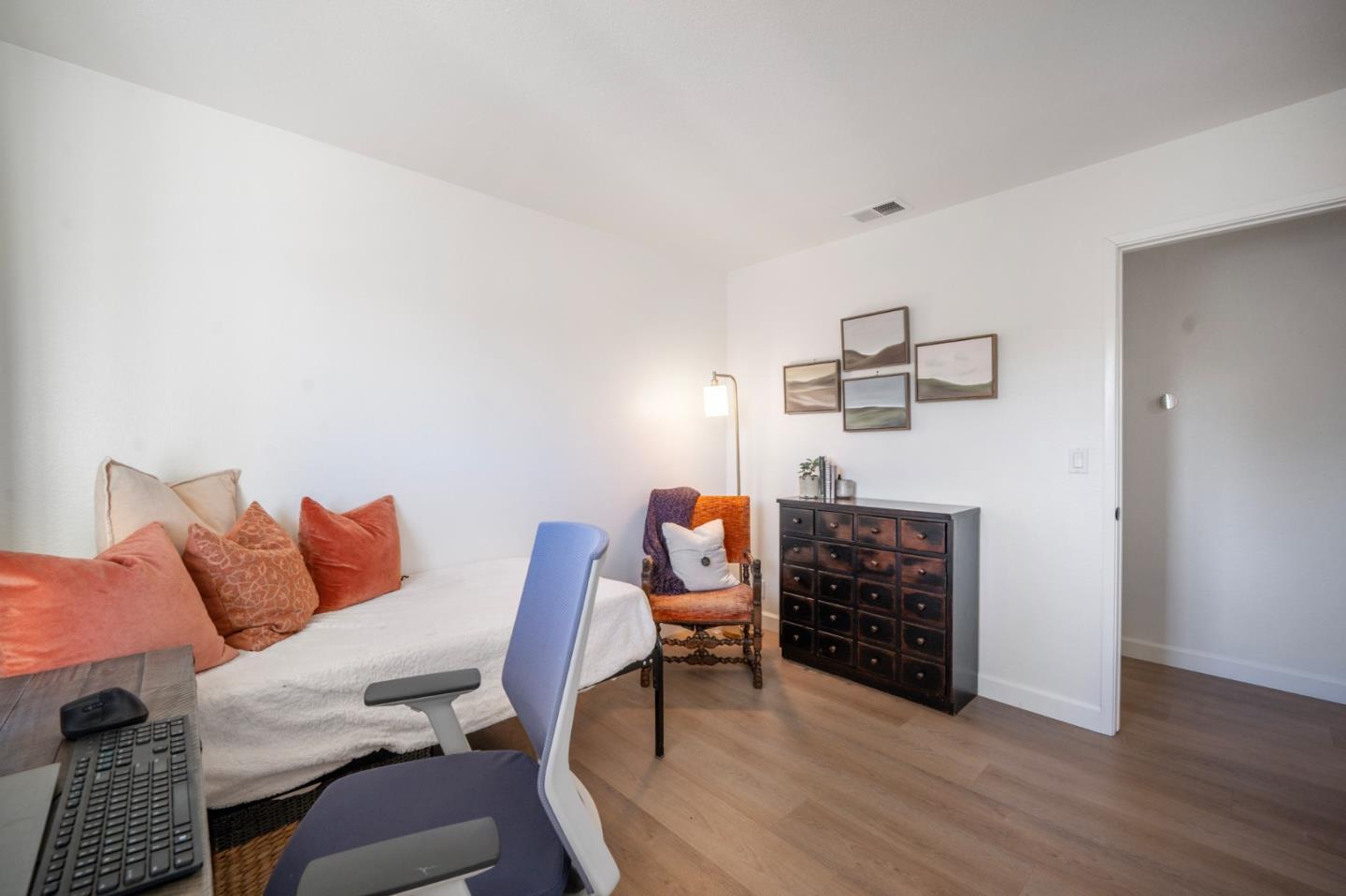 Detail Gallery Image 17 of 38 For 15605 La Mar Dr, Morgan Hill,  CA 95037 - 5 Beds | 2/1 Baths