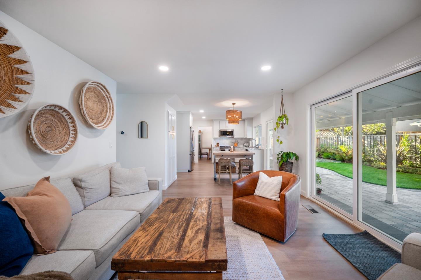 Detail Gallery Image 27 of 38 For 15605 La Mar Dr, Morgan Hill,  CA 95037 - 5 Beds | 2/1 Baths