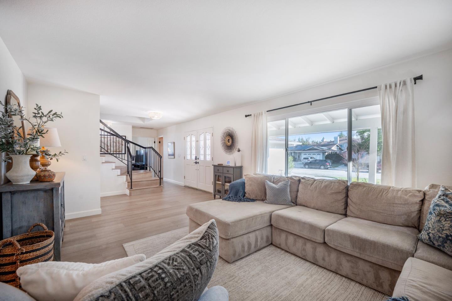 Detail Gallery Image 30 of 38 For 15605 La Mar Dr, Morgan Hill,  CA 95037 - 5 Beds | 2/1 Baths