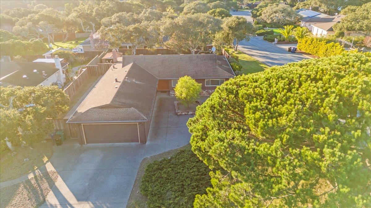 Detail Gallery Image 10 of 73 For 15175 Oak Hills Dr, Salinas,  CA 93907 - 3 Beds | 2 Baths