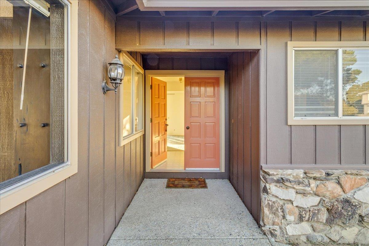 Detail Gallery Image 16 of 73 For 15175 Oak Hills Dr, Salinas,  CA 93907 - 3 Beds | 2 Baths