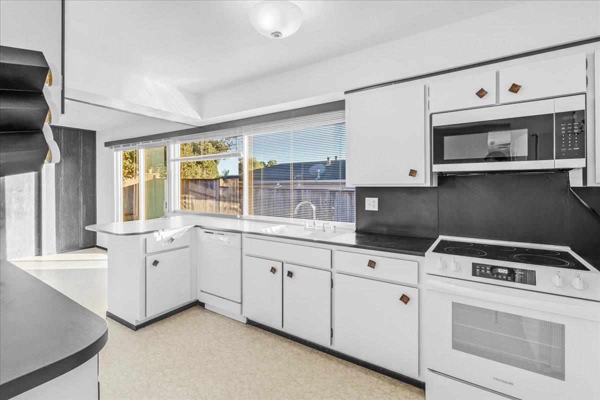 Detail Gallery Image 30 of 73 For 15175 Oak Hills Dr, Salinas,  CA 93907 - 3 Beds | 2 Baths