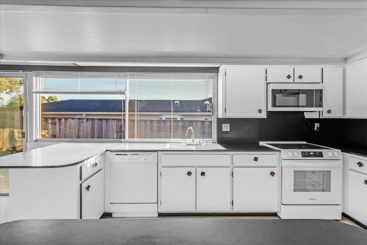 Detail Gallery Image 31 of 73 For 15175 Oak Hills Dr, Salinas,  CA 93907 - 3 Beds | 2 Baths