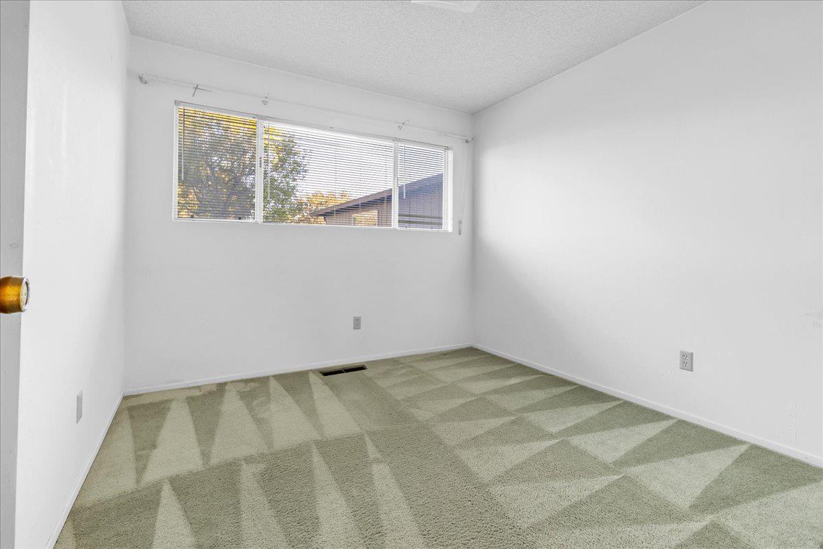 Detail Gallery Image 39 of 73 For 15175 Oak Hills Dr, Salinas,  CA 93907 - 3 Beds | 2 Baths