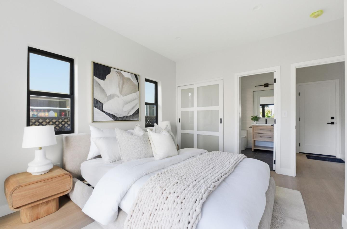 Detail Gallery Image 27 of 45 For 55 Orchard Ave, Redwood City,  CA 94061 - 5 Beds | 4/1 Baths