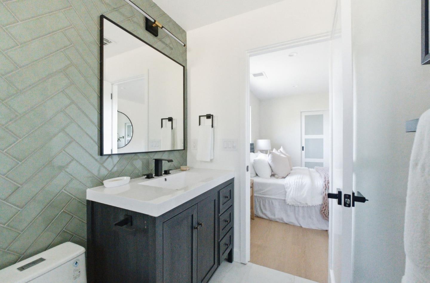 Detail Gallery Image 30 of 45 For 55 Orchard Ave, Redwood City,  CA 94061 - 5 Beds | 4/1 Baths