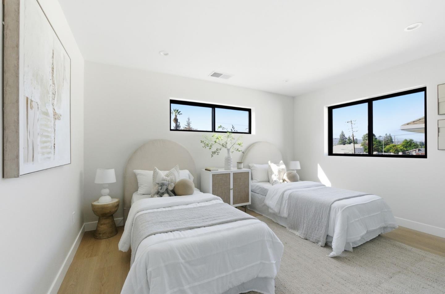 Detail Gallery Image 32 of 45 For 55 Orchard Ave, Redwood City,  CA 94061 - 5 Beds | 4/1 Baths