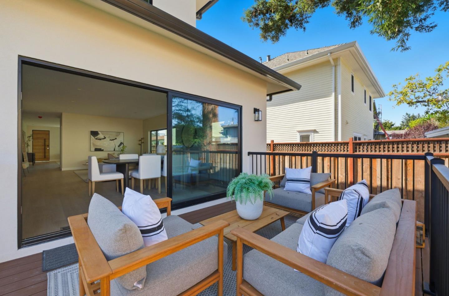 Detail Gallery Image 39 of 45 For 55 Orchard Ave, Redwood City,  CA 94061 - 5 Beds | 4/1 Baths