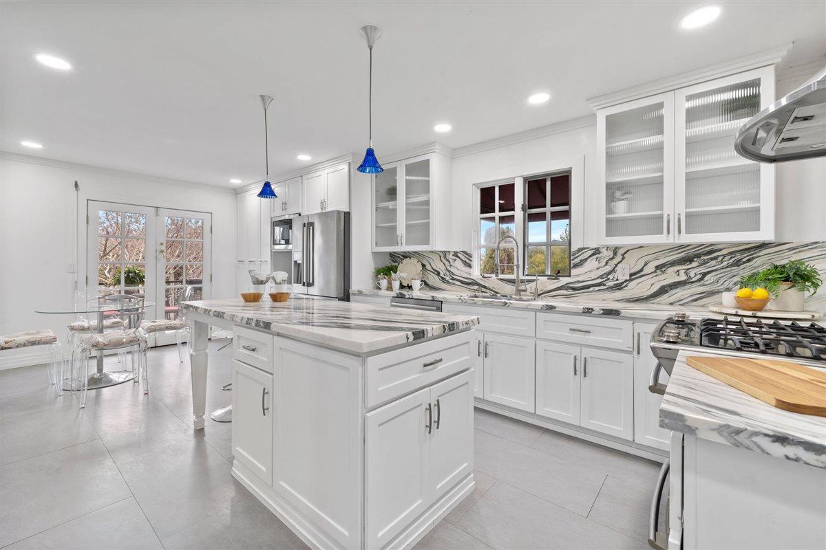 Detail Gallery Image 10 of 45 For 350 Merrill Rd, San Juan Bautista,  CA 95045 - 3 Beds | 2/1 Baths