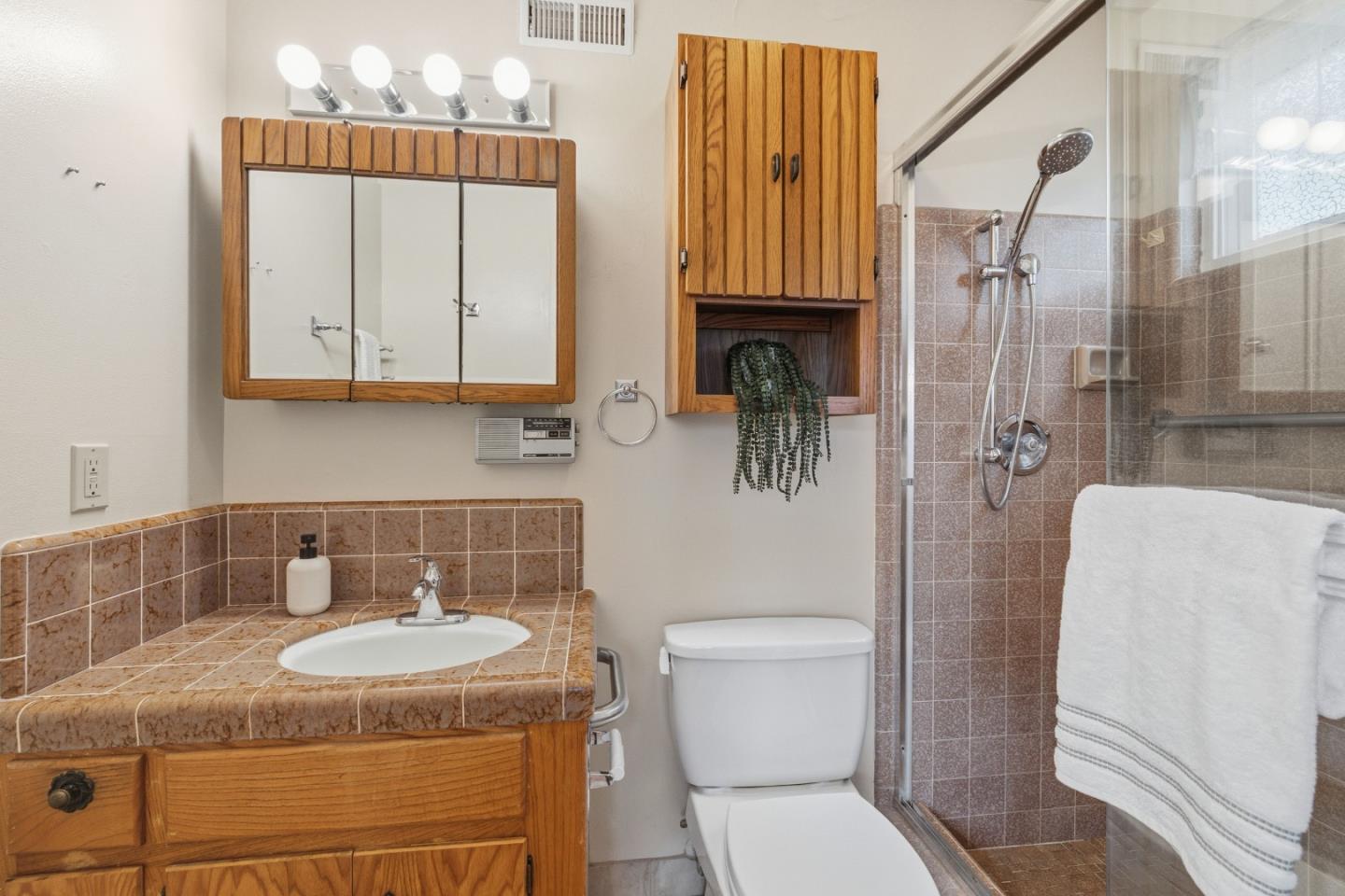 Detail Gallery Image 14 of 36 For 208 Germaine Ave, Santa Cruz,  CA 95065 - 3 Beds | 2 Baths