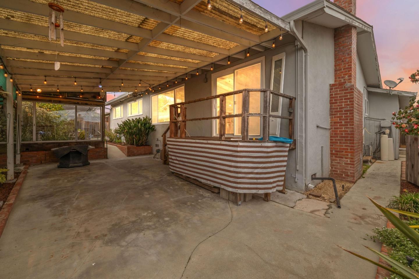 Detail Gallery Image 27 of 36 For 208 Germaine Ave, Santa Cruz,  CA 95065 - 3 Beds | 2 Baths