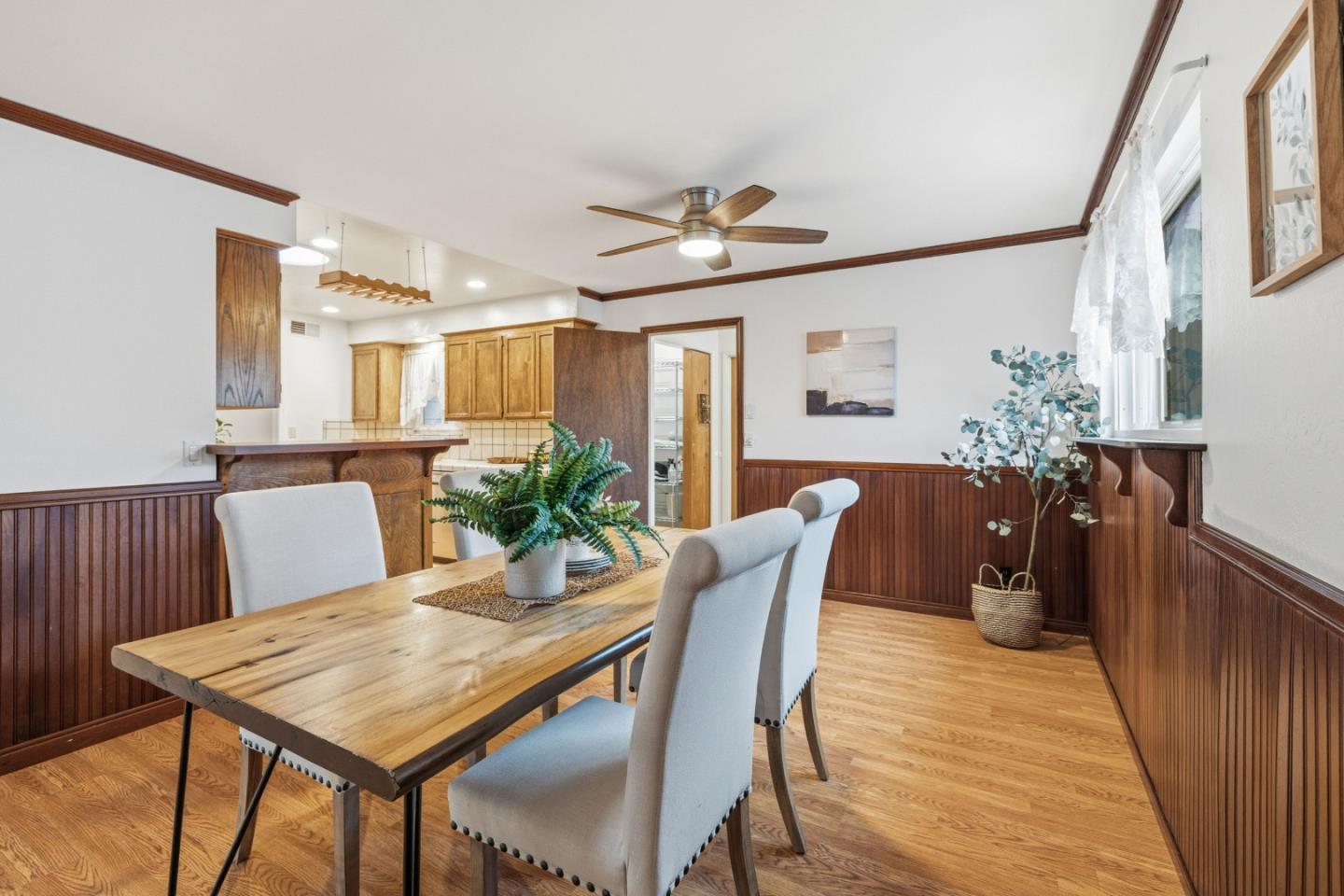 Detail Gallery Image 9 of 36 For 208 Germaine Ave, Santa Cruz,  CA 95065 - 3 Beds | 2 Baths