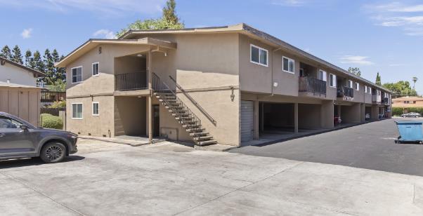 Detail Gallery Image 4 of 9 For 1440 Gordon St, Redwood City,  CA 94061 - – Beds | – Baths