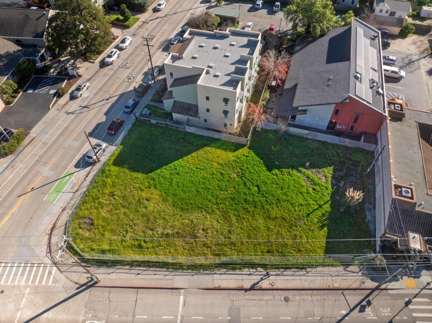 Detail Gallery Image 2 of 11 For 1024 Soquel Ave, Santa Cruz,  CA 95062 - – Beds | – Baths