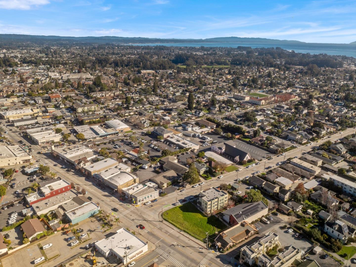 Detail Gallery Image 9 of 11 For 1024 Soquel Ave, Santa Cruz,  CA 95062 - – Beds | – Baths