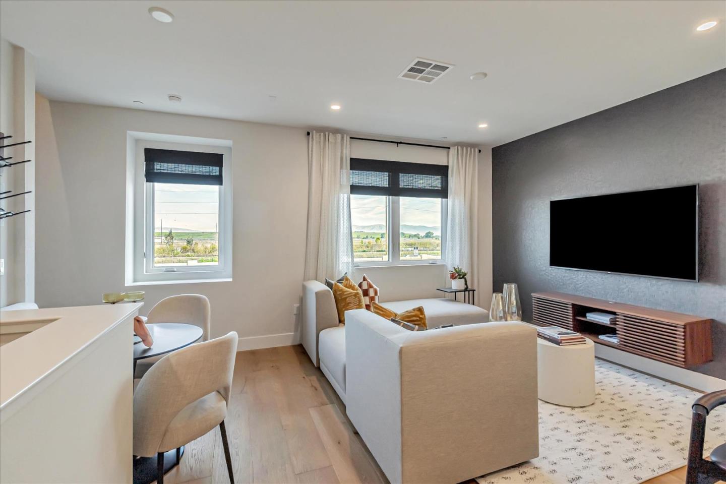 Photo #4: ML82031183 Listing: Photo #4