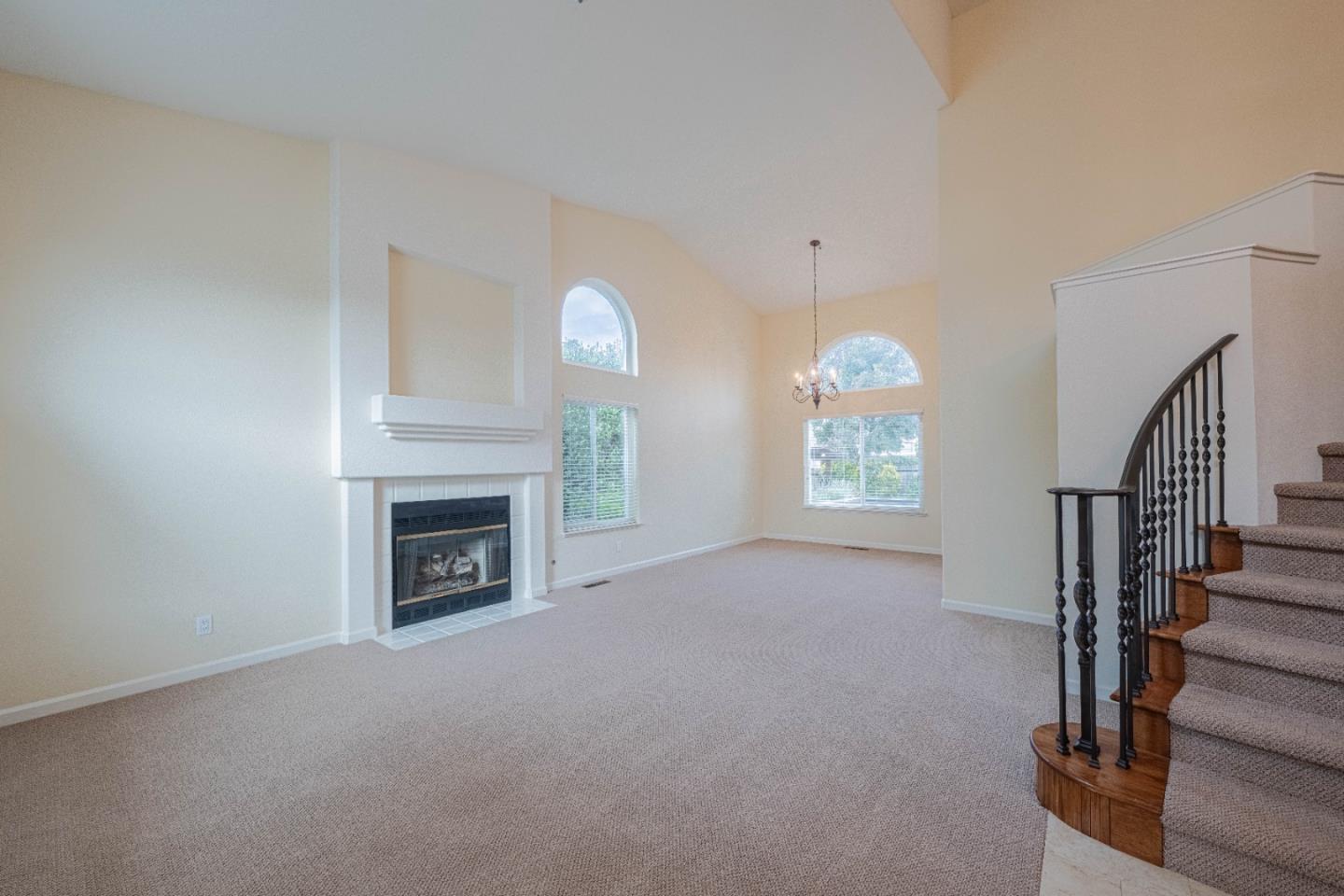 Detail Gallery Image 10 of 54 For 20435 Franciscan Way, Salinas,  CA 93908 - 4 Beds | 3 Baths