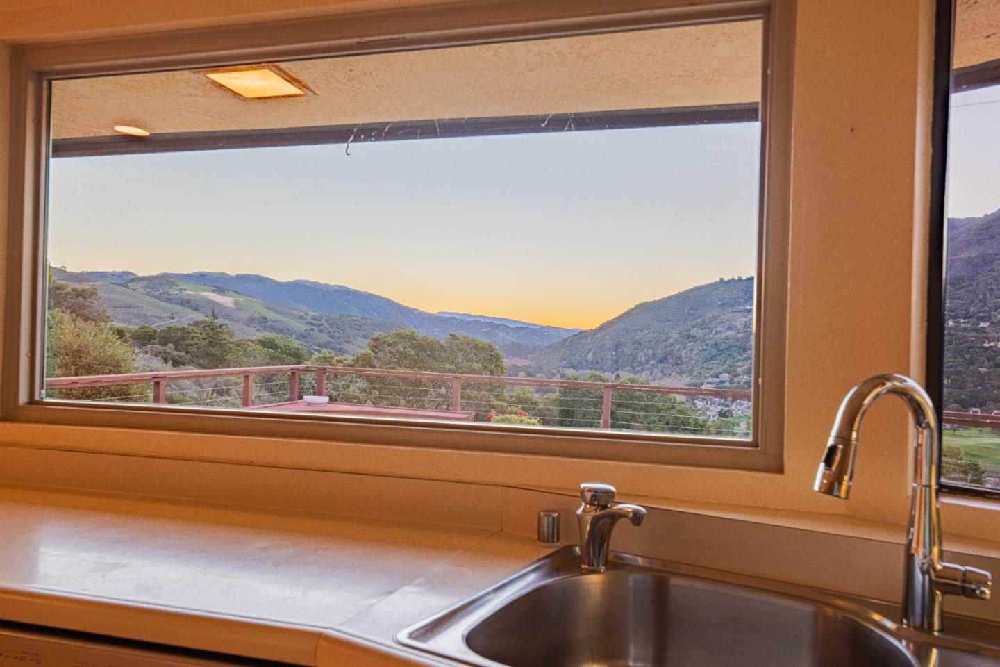 Detail Gallery Image 11 of 37 For 10000 Eddy Rd, Carmel Valley,  CA 93923 - 3 Beds | 2 Baths