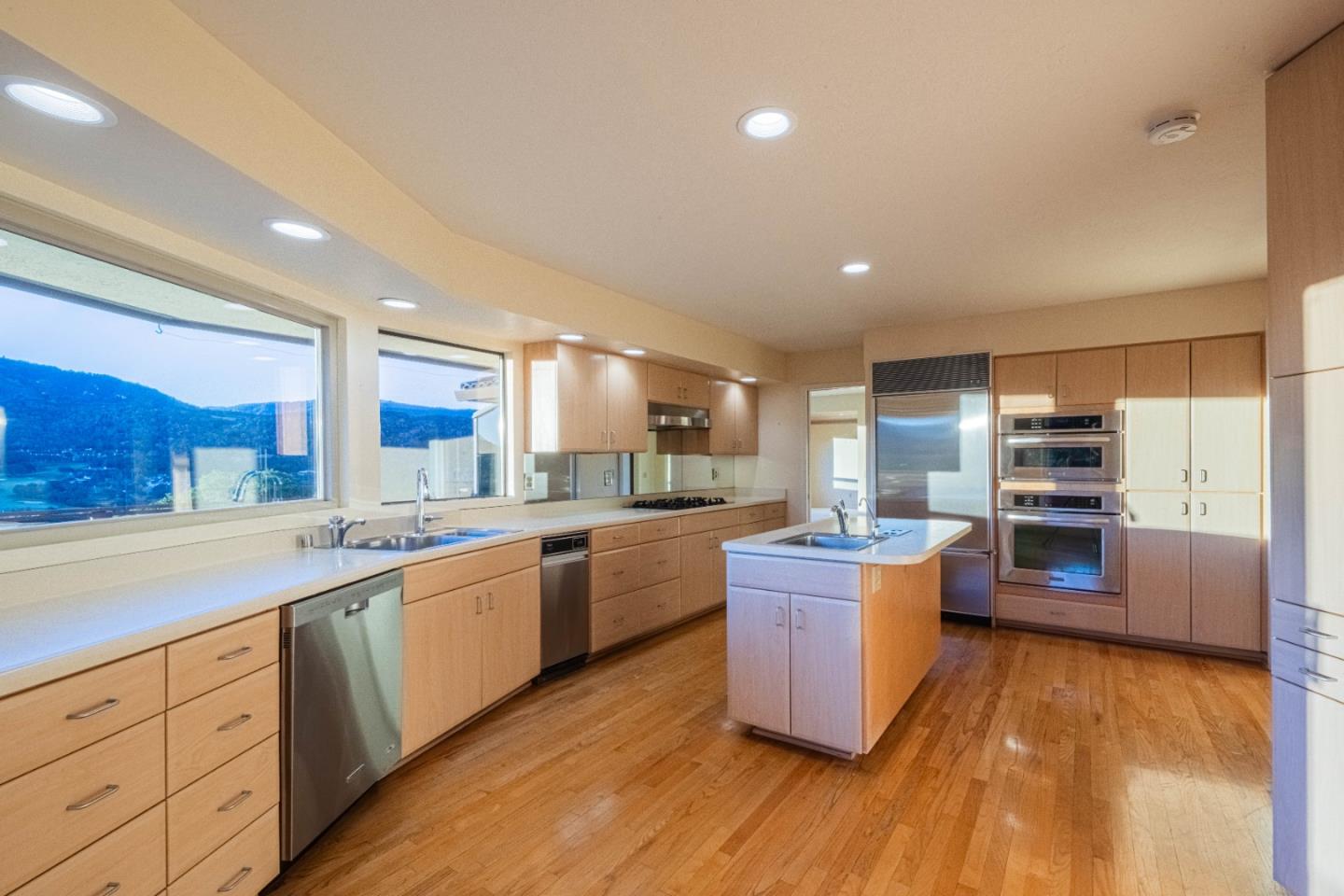 Detail Gallery Image 19 of 37 For 10000 Eddy Rd, Carmel Valley,  CA 93923 - 3 Beds | 2 Baths