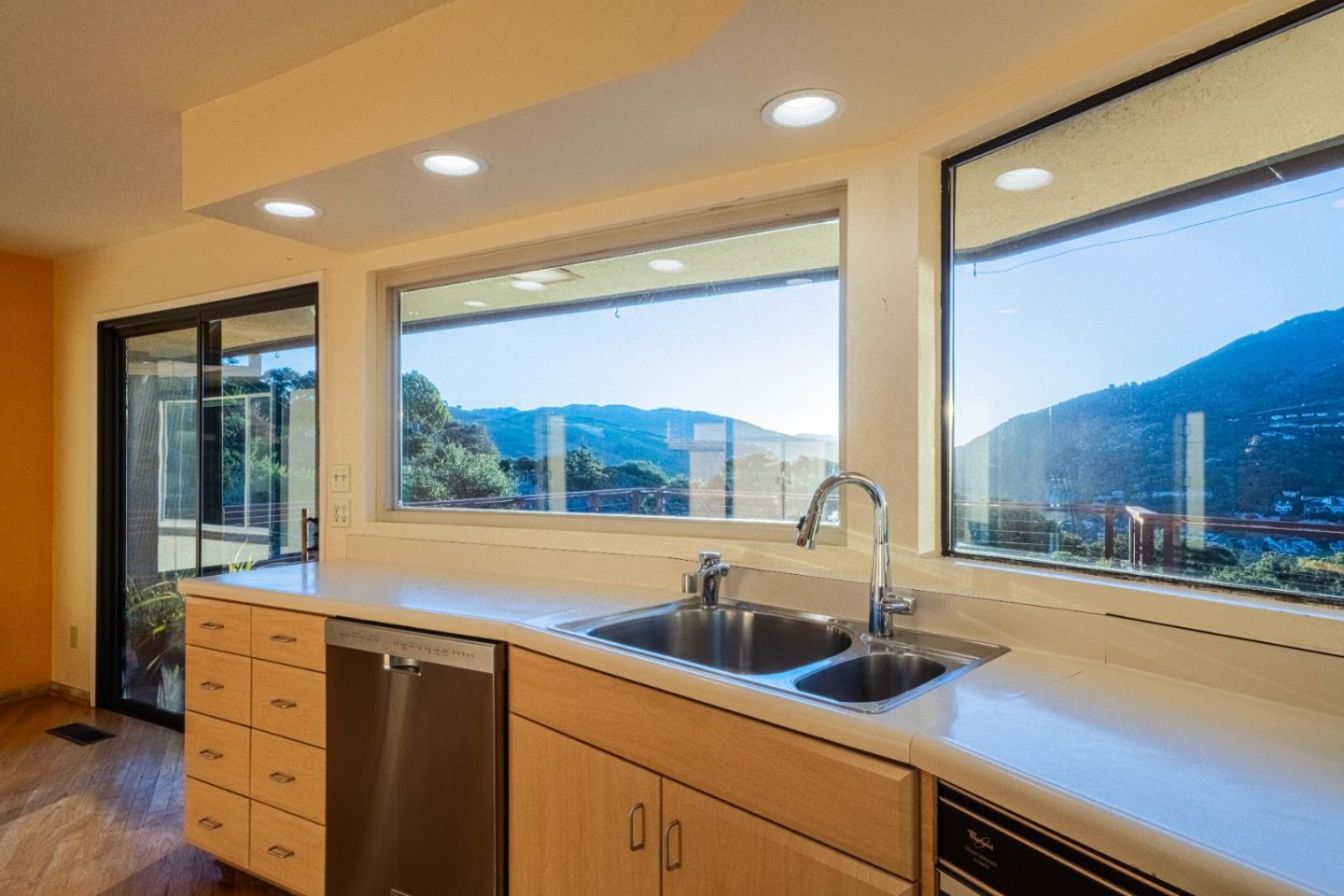 Detail Gallery Image 21 of 37 For 10000 Eddy Rd, Carmel Valley,  CA 93923 - 3 Beds | 2 Baths