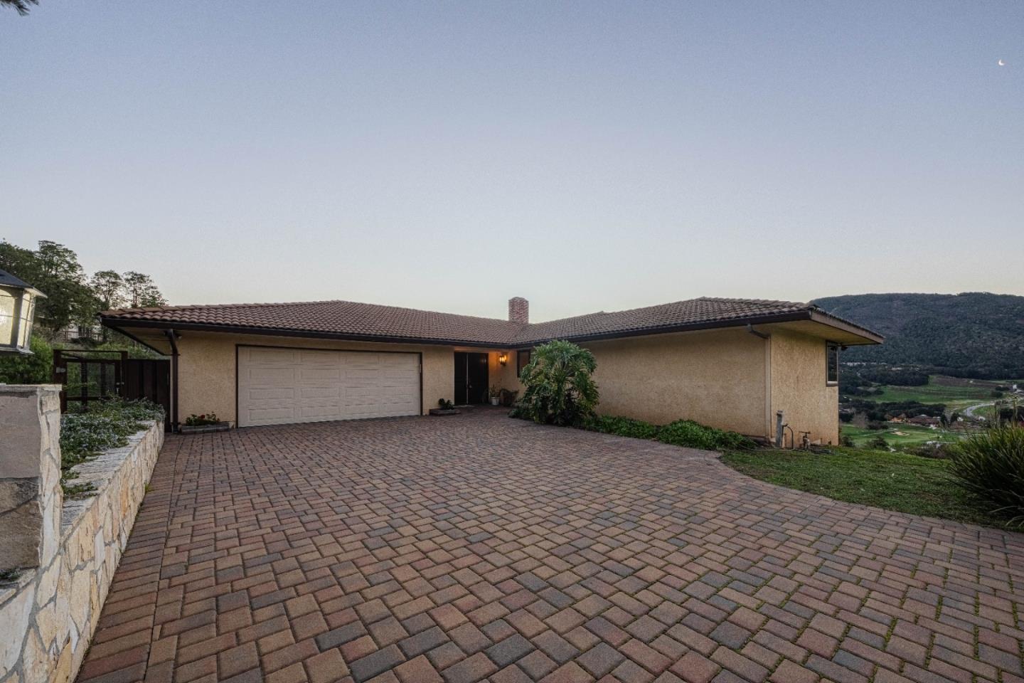 Detail Gallery Image 7 of 37 For 10000 Eddy Rd, Carmel Valley,  CA 93923 - 3 Beds | 2 Baths