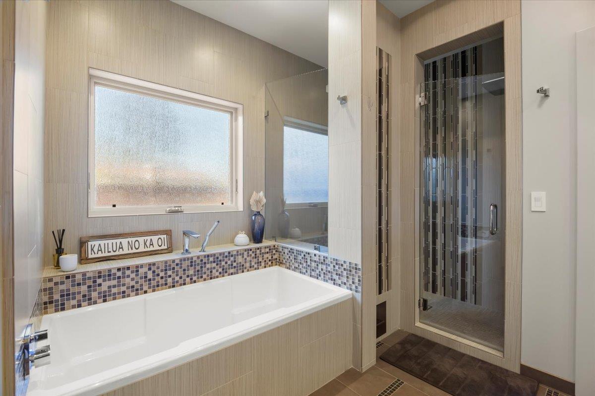 Detail Gallery Image 10 of 28 For 1225 Altamead Dr, Los Altos,  CA 94024 - 4 Beds | 3/1 Baths