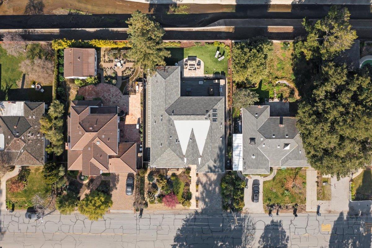 Detail Gallery Image 17 of 28 For 1225 Altamead Dr, Los Altos,  CA 94024 - 4 Beds | 3/1 Baths