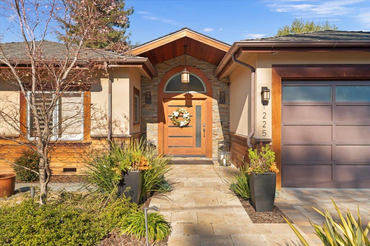 Detail Gallery Image 2 of 28 For 1225 Altamead Dr, Los Altos,  CA 94024 - 4 Beds | 3/1 Baths