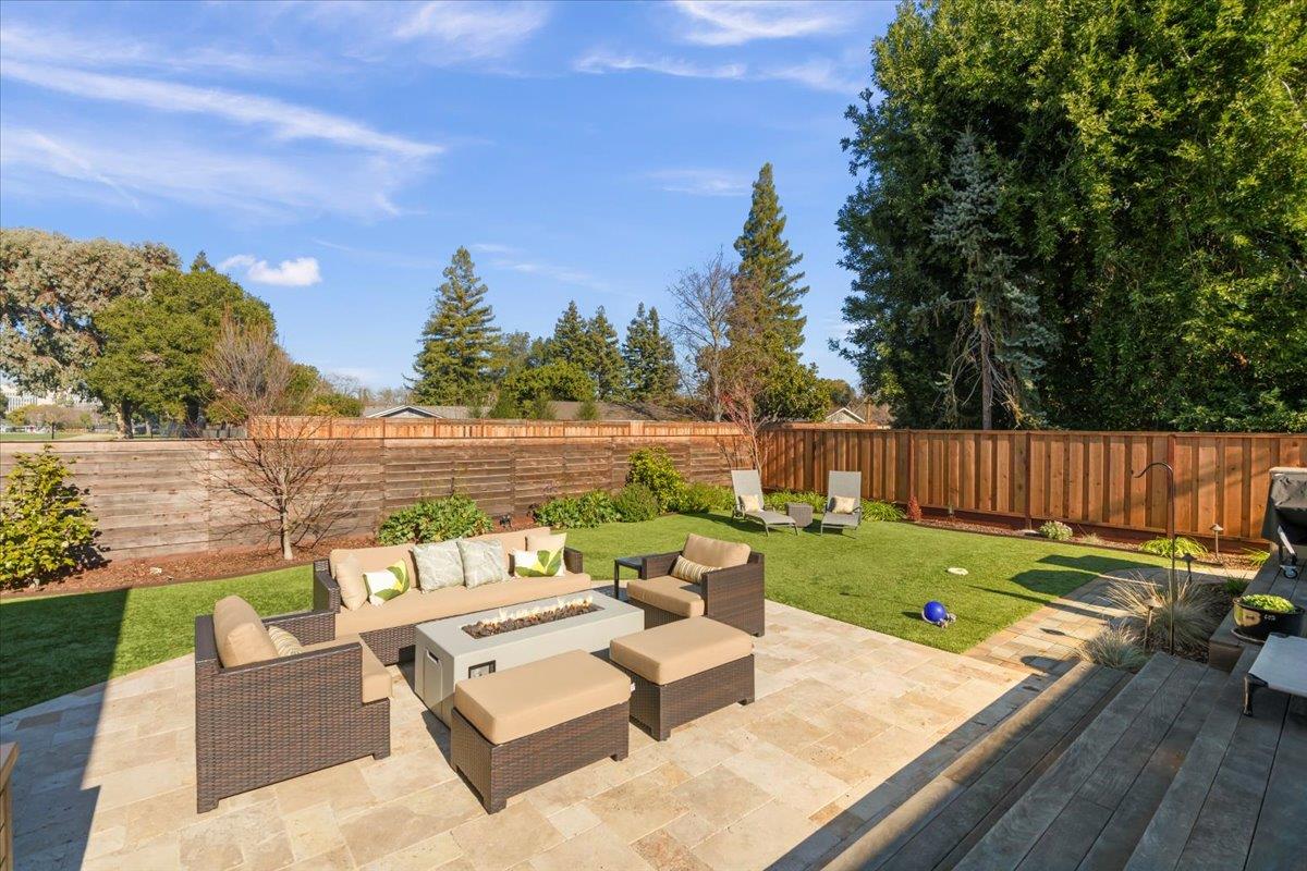 Detail Gallery Image 21 of 28 For 1225 Altamead Dr, Los Altos,  CA 94024 - 4 Beds | 3/1 Baths