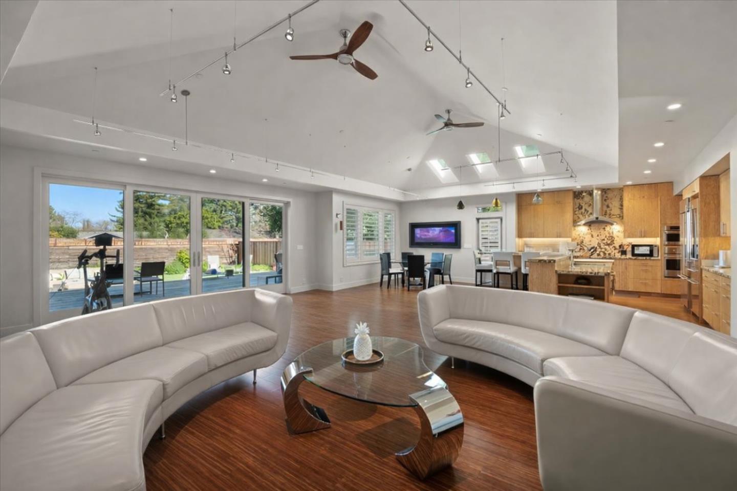 Detail Gallery Image 5 of 28 For 1225 Altamead Dr, Los Altos,  CA 94024 - 4 Beds | 3/1 Baths