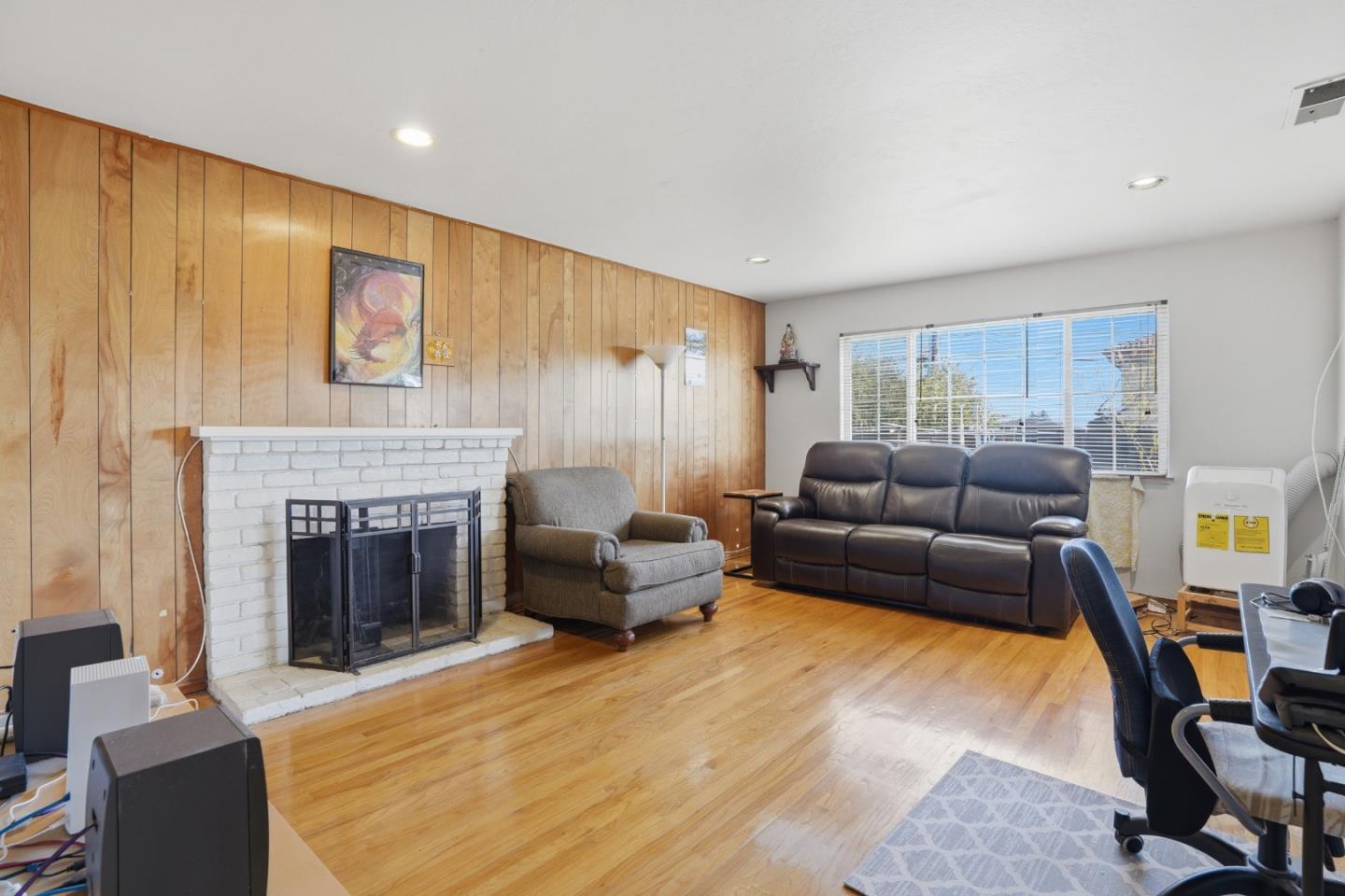 Detail Gallery Image 2 of 22 For 1270 S Stelling Rd, Cupertino,  CA 95014 - 3 Beds | 2 Baths