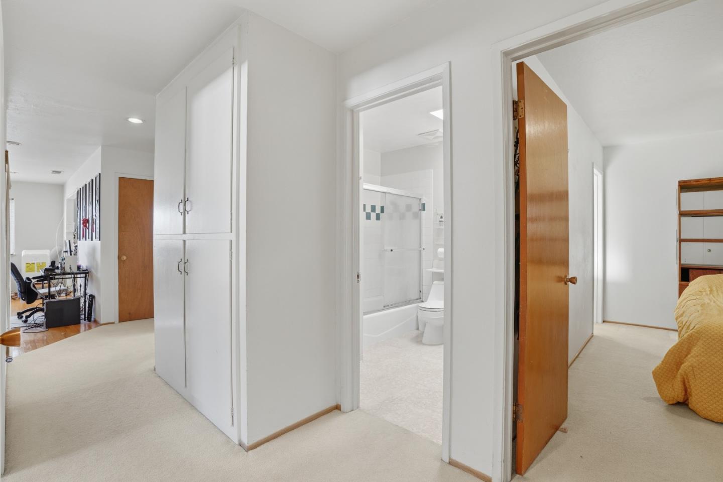 Detail Gallery Image 4 of 22 For 1270 S Stelling Rd, Cupertino,  CA 95014 - 3 Beds | 2 Baths