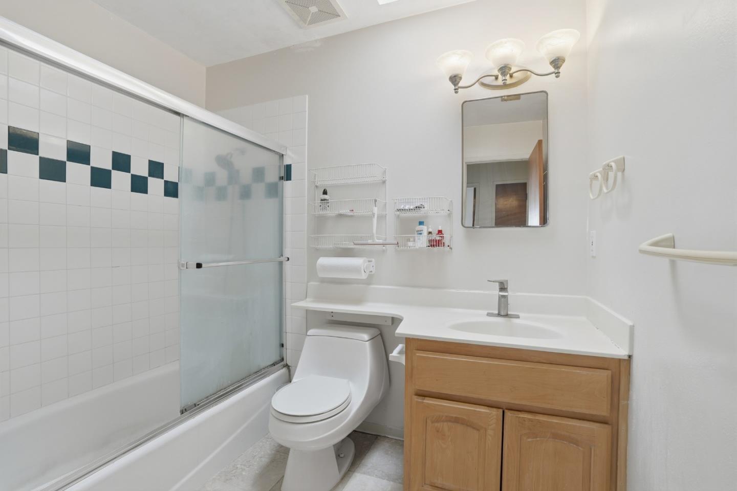 Detail Gallery Image 9 of 22 For 1270 S Stelling Rd, Cupertino,  CA 95014 - 3 Beds | 2 Baths