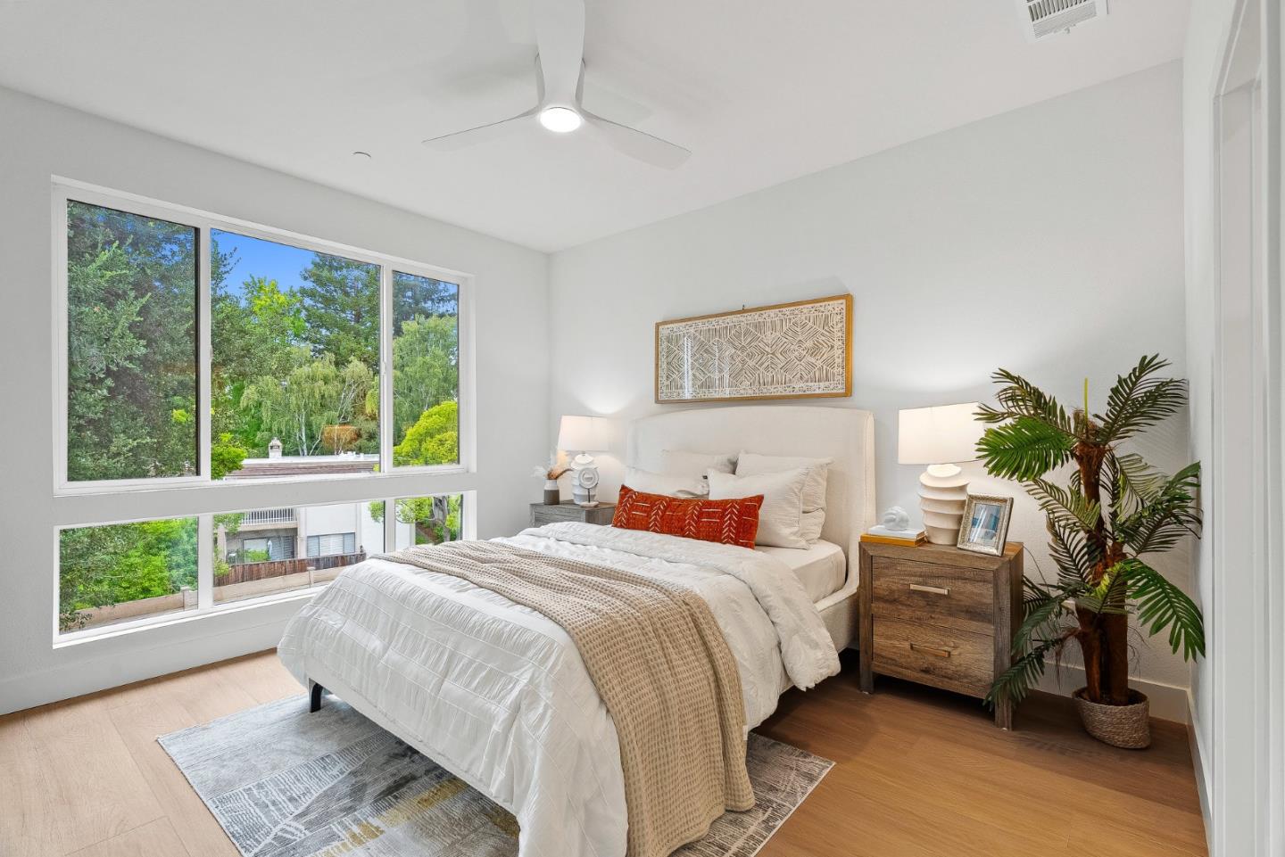 Detail Gallery Image 18 of 25 For 947 Woodside Rd, Redwood City,  CA 94061 - 4 Beds | 2/1 Baths