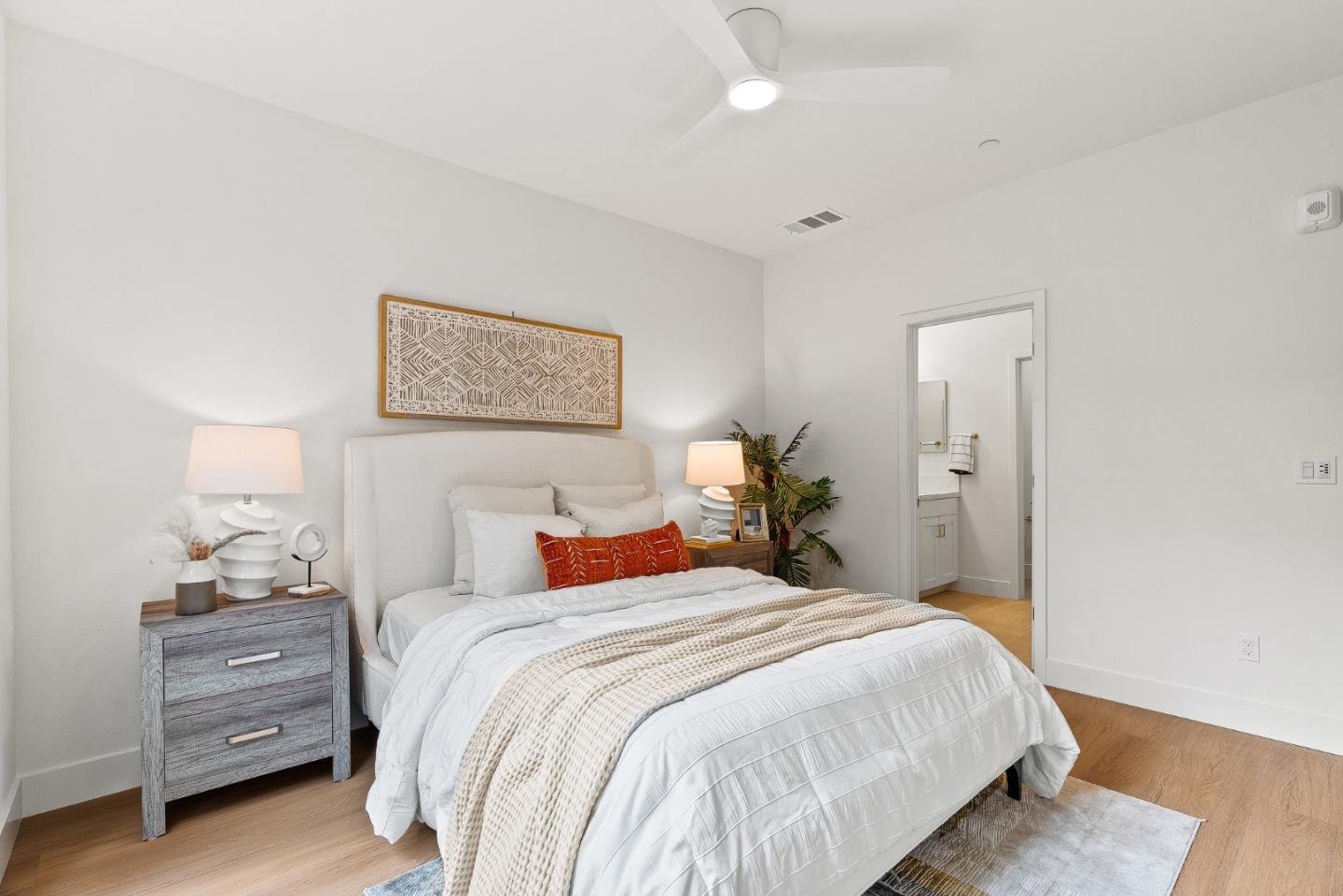 Detail Gallery Image 20 of 25 For 947 Woodside Rd, Redwood City,  CA 94061 - 4 Beds | 2/1 Baths