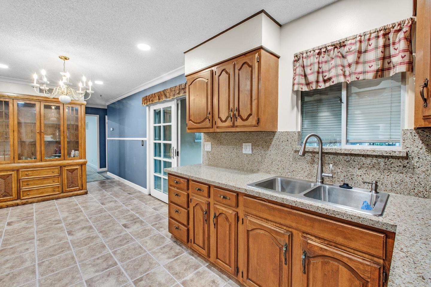 Detail Gallery Image 17 of 33 For 458 Southside Dr, San Jose,  CA 95111 - 4 Beds | 2 Baths